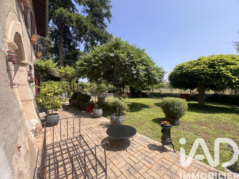 Maison - 252 m² - 12 pièces