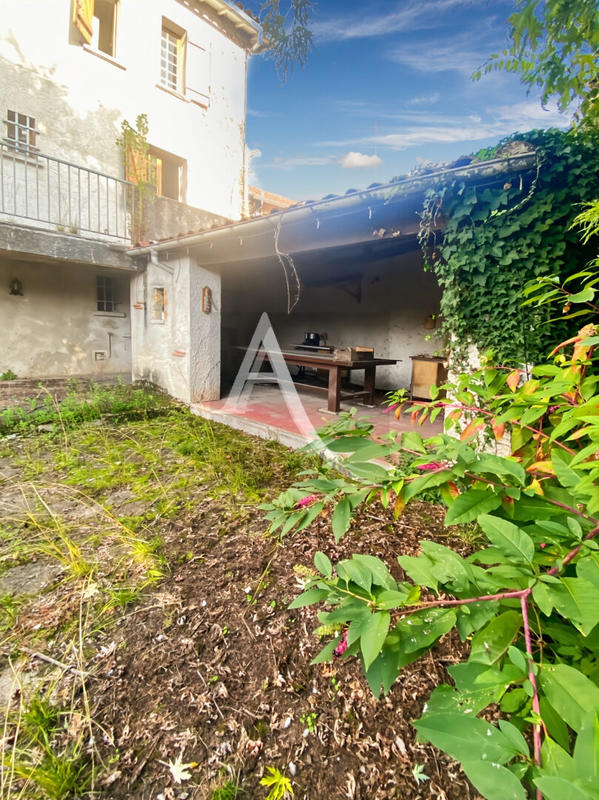 Maison - 230 m² - 7 pièces