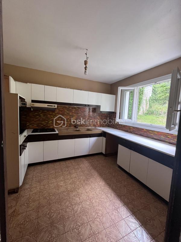 Maison - 156 m² - 9 pièces