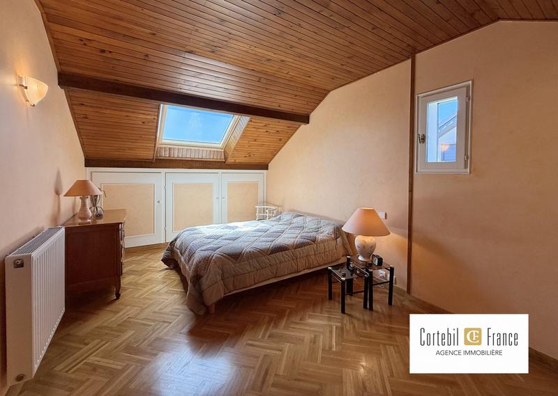 Maison - 142 m² - 7 pièces