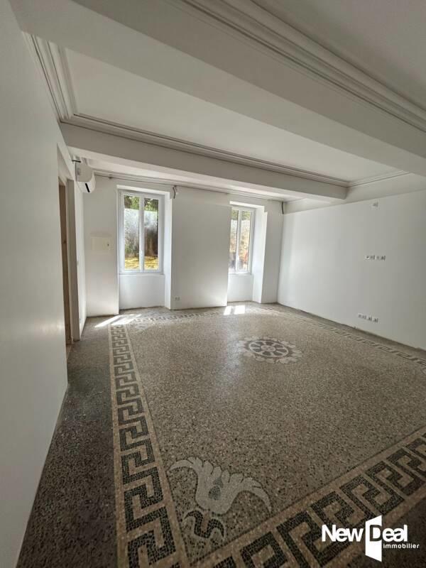 Maison - 527 m² - 15 pièces