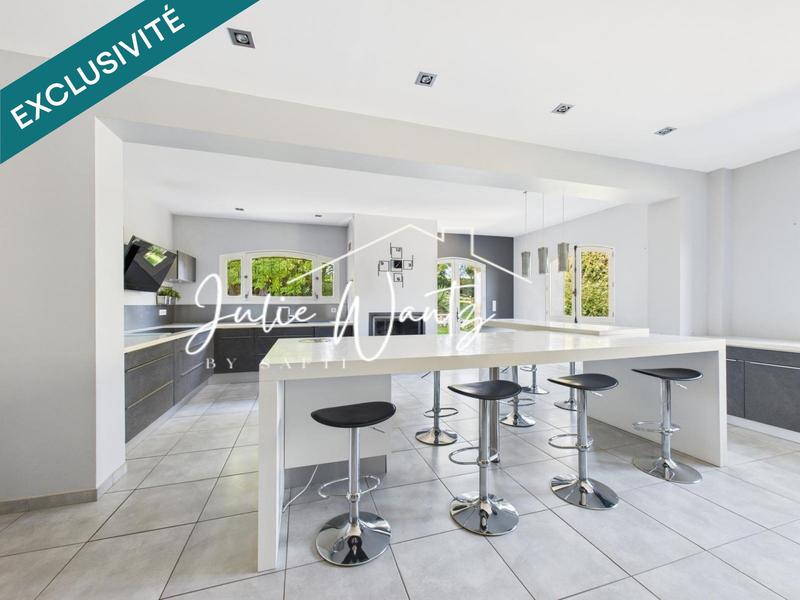 Maison - 400 m² - 8 pièces