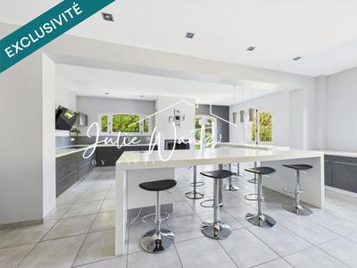 Maison - 400 m² - 8 pièces