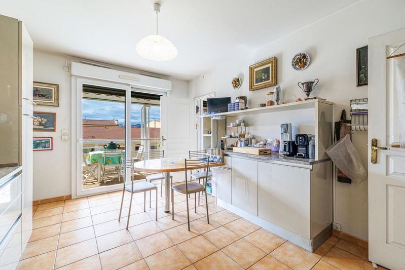 Appartement - 182 m² - 4 pièces