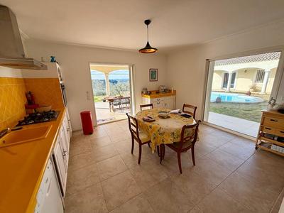 Villa - 260 m² - 7 pièces