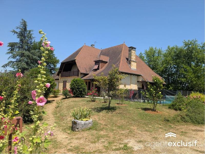 Maison - 308 m² - 9 pièces