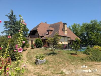 Maison - 308 m² - 9 pièces