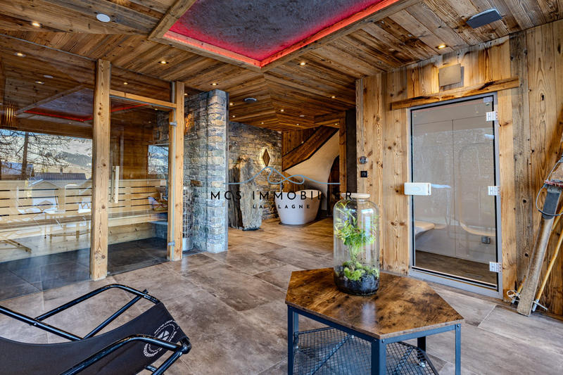 Châlet - 279 m² - 9 pièces