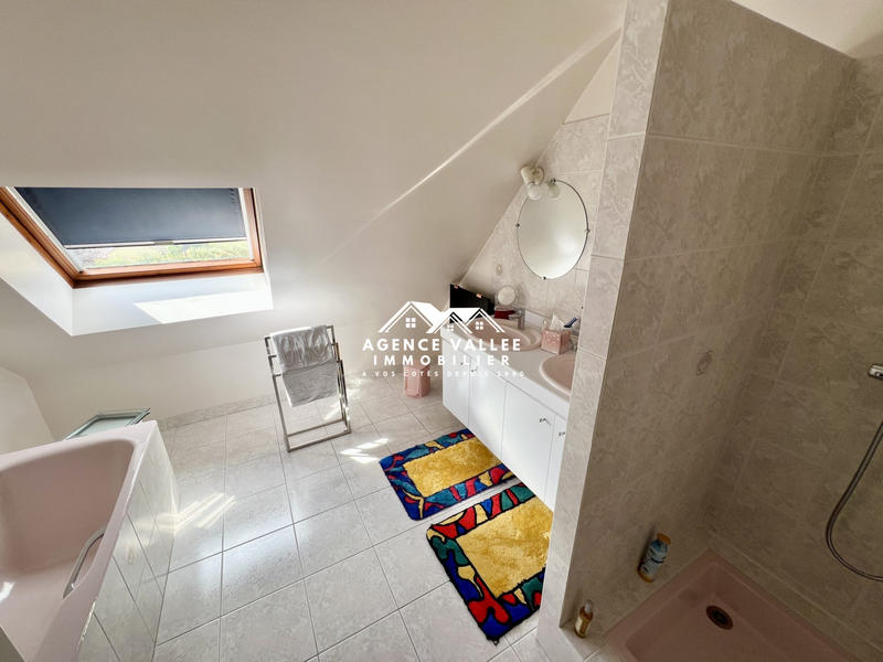 Maison traditionnelle - 160 m² - 6 pièces