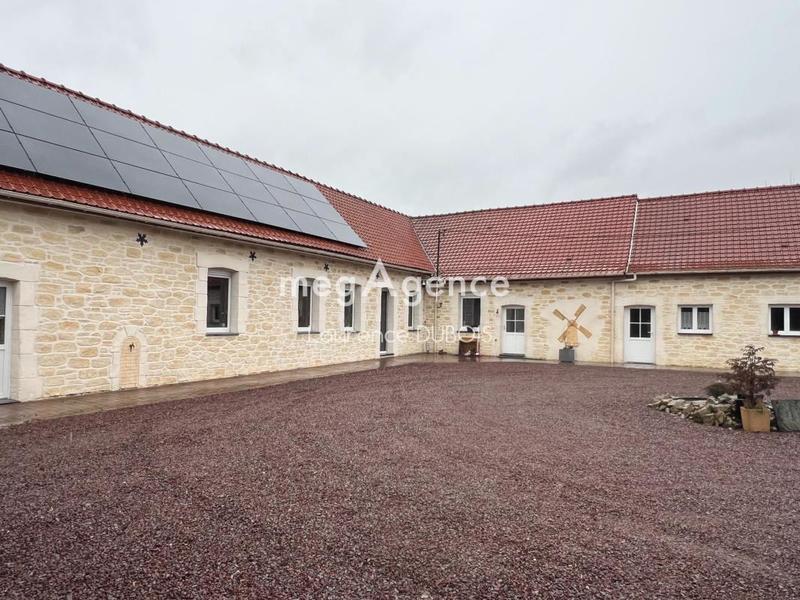 Corps de ferme - 373 m² - 14 pièces