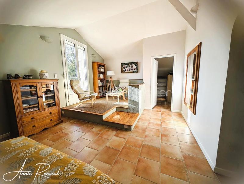 Demeure - 299 m² - 10 pièces