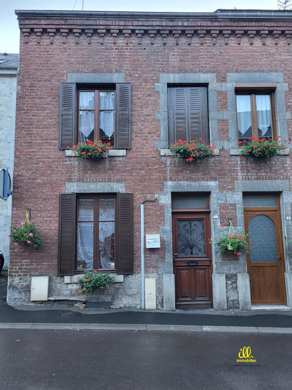 Maison - 90 m² - 5 pièces