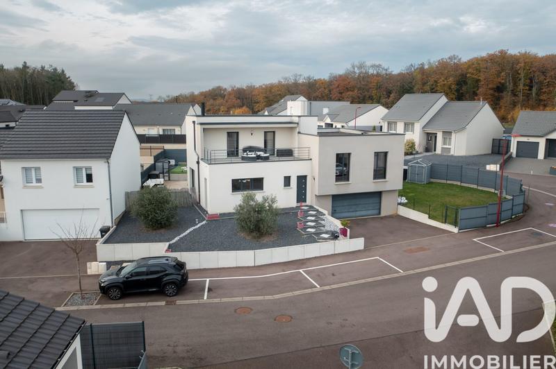 Maison - 141 m² - 6 pièces