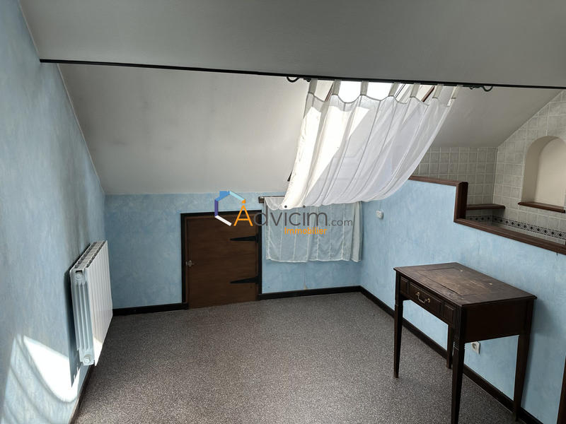 Maison - 220 m² - 6 pièces