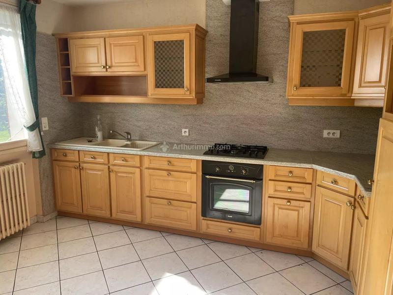 Maison - 98 m² - 10 pièces