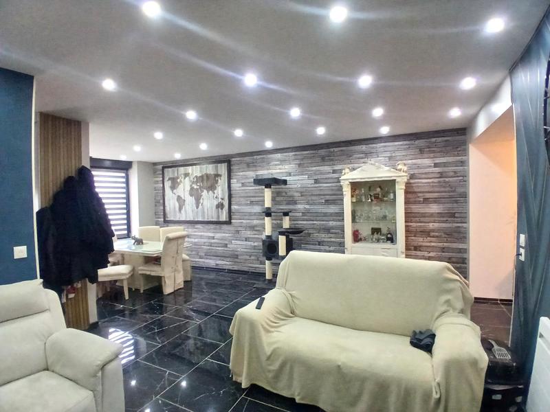 Maison - 95 m² - 4 pièces