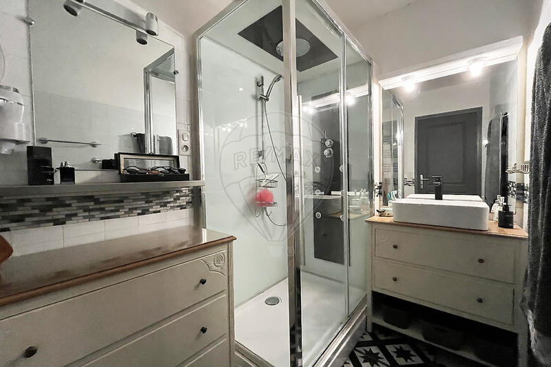 Demeure - 200 m² - 10 pièces