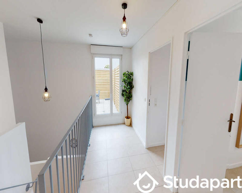 Chambre - 140 m² - 1 pièce