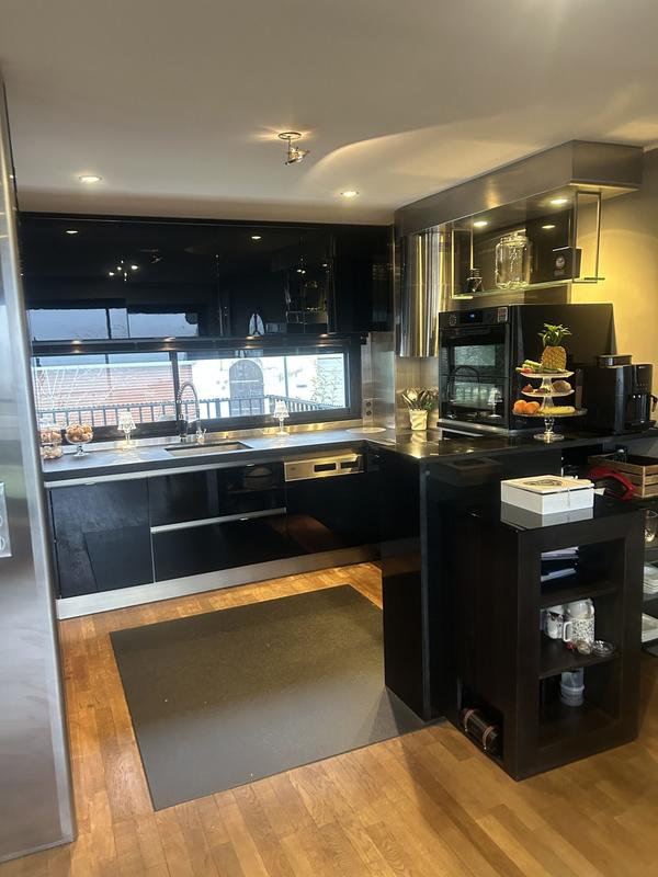 Maison - 212 m² - 7 pièces