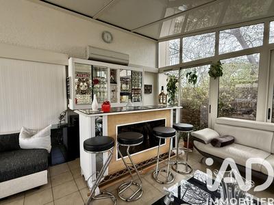 Maison - 230 m² - 6 pièces