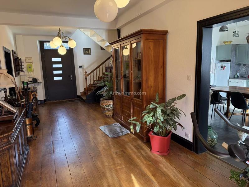 Maison - 215 m² - 7 pièces