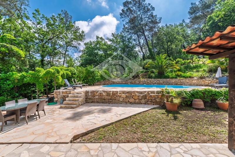 Villa - 235 m² - 7 pièces