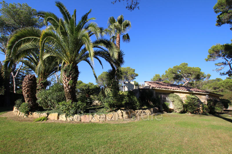 Maison - 250 m² - 8 pièces