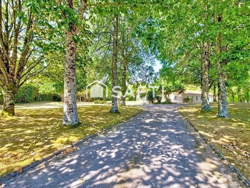 Maison - 204 m² - 7 pièces