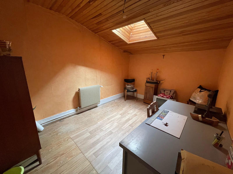 Maison - 208 m² - 8 pièces