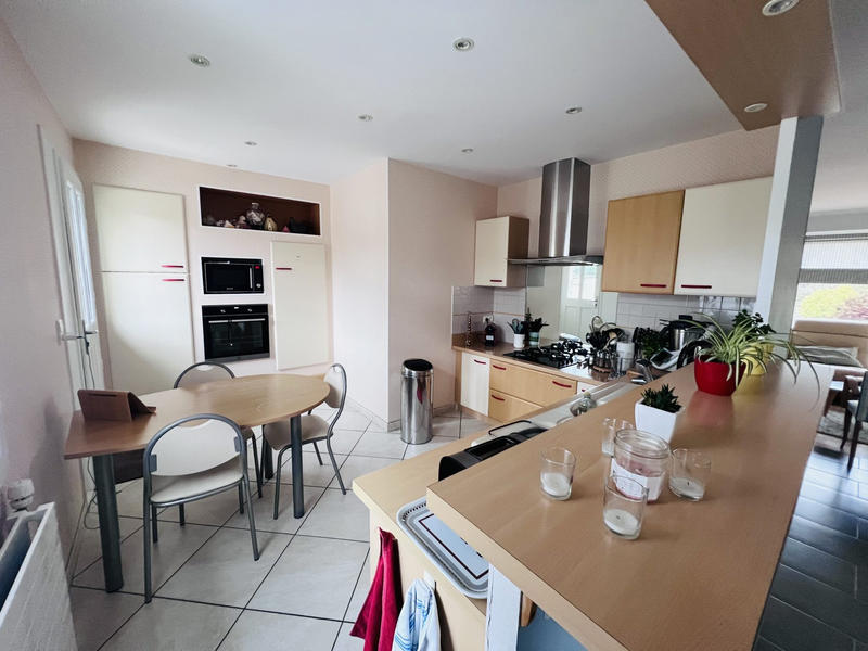 Maison traditionnelle - 215 m² - 7 pièces