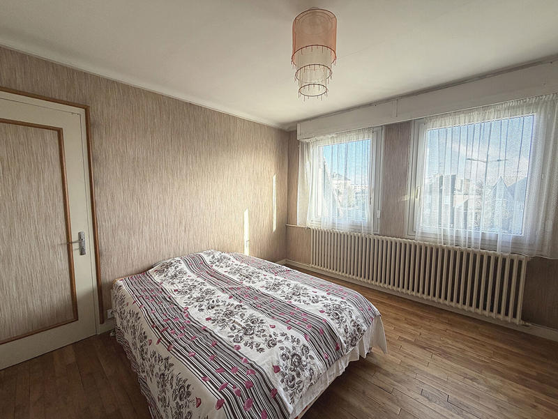 Maison - 201 m² - 8 pièces