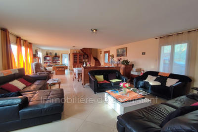 Maison - 214 m² - 6 pièces