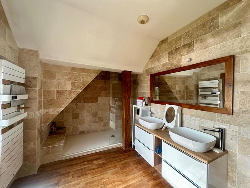 Maison - 288 m² - 6 pièces