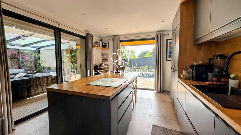 Villa - 200 m² - 7 pièces