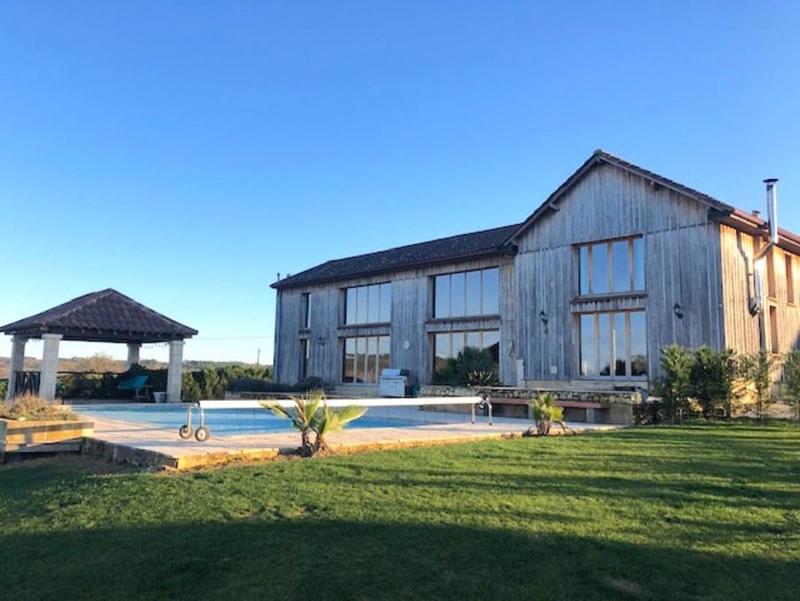 Maison - 900 m² - 20 pièces