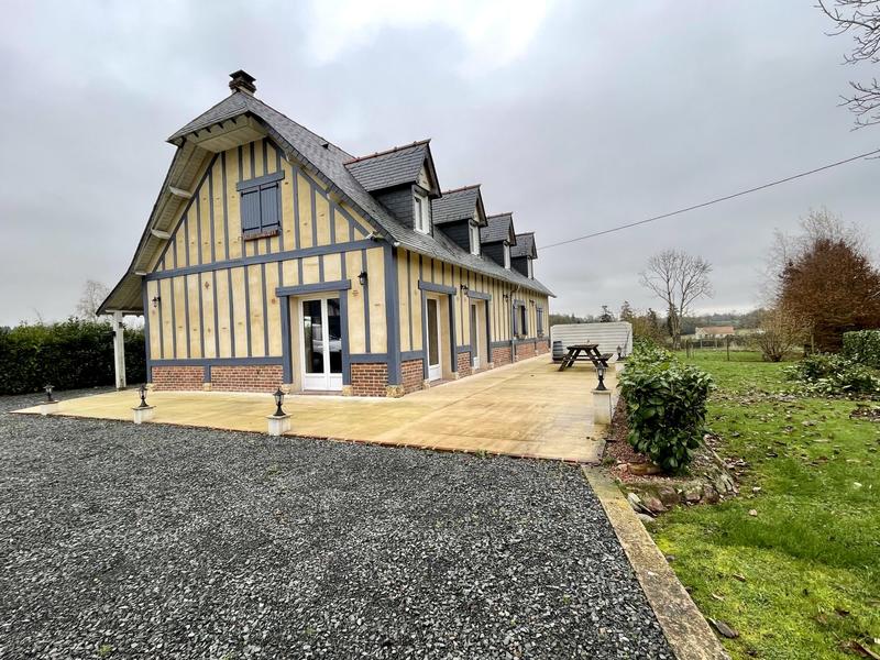 Maison traditionnelle - 165 m² - 8 pièces