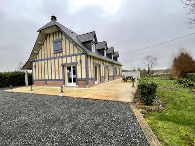 Maison traditionnelle - 165 m² - 8 pièces