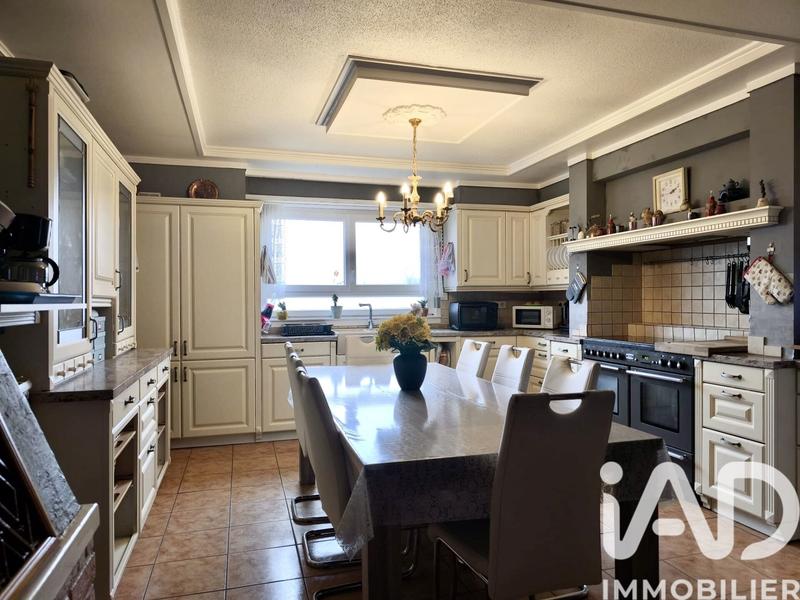 Maison - 350 m² - 12 pièces