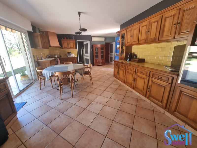 Maison contemporaine - 303 m² - 10 pièces