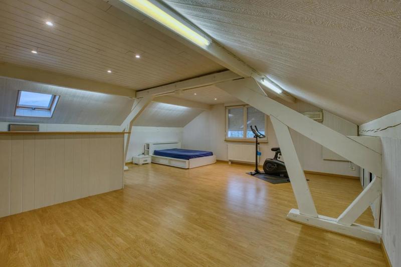 Maison - 266 m² - 7 pièces