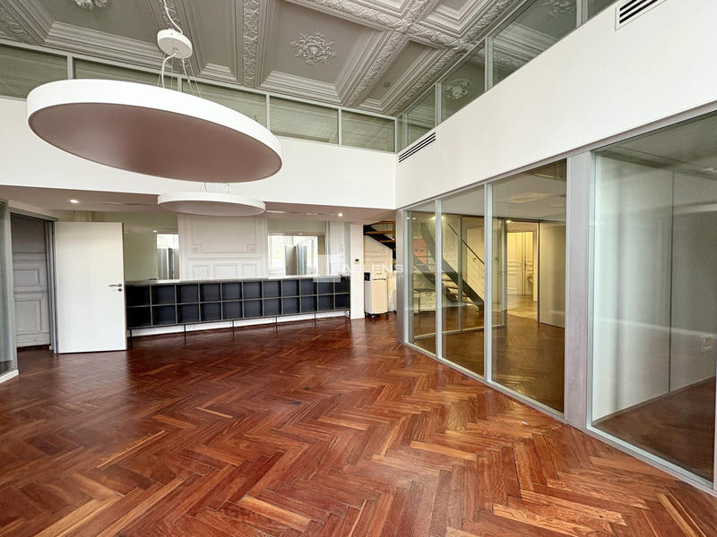 Bureau - 220 m²