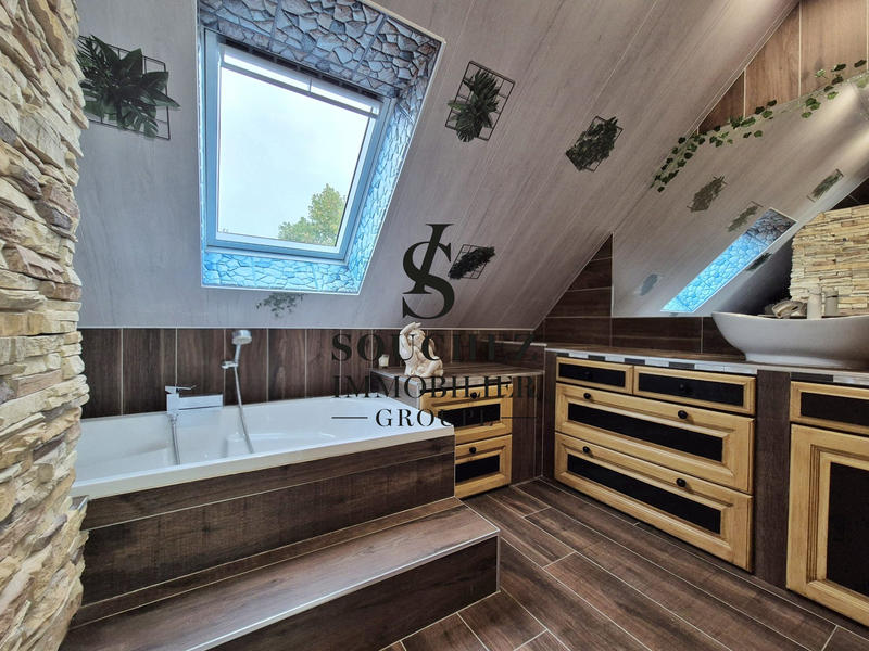 Maison - 151 m² - 6 pièces