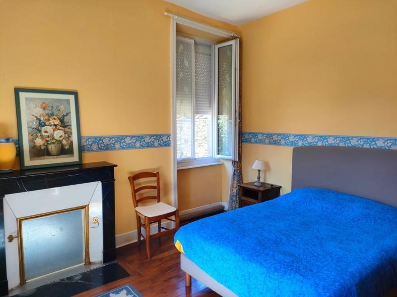 Maison - 203 m² - 8 pièces