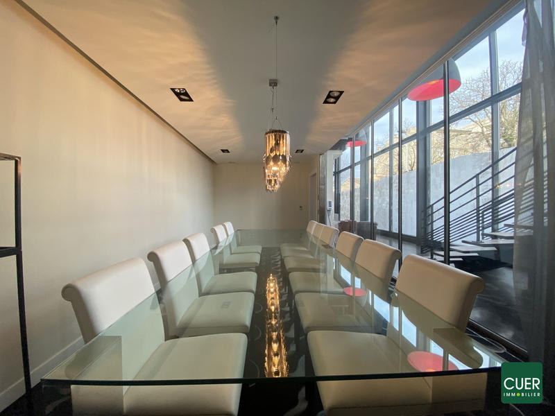 Local commercial - 263 m² - 5 pièces