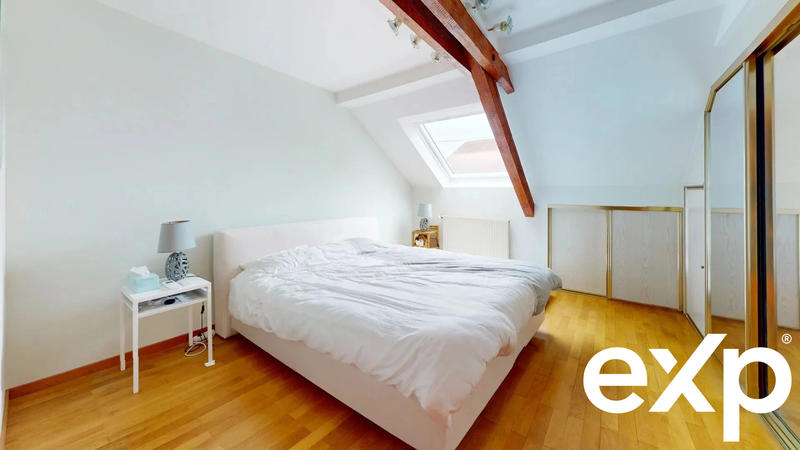 Maison - 204 m² - 7 pièces