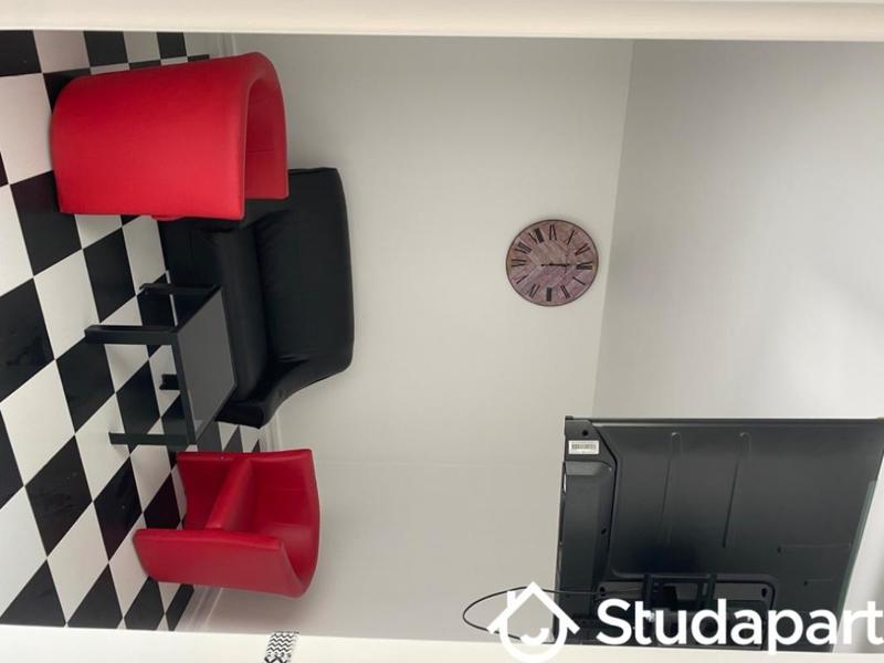 Chambre - 12 m² - 1 pièce