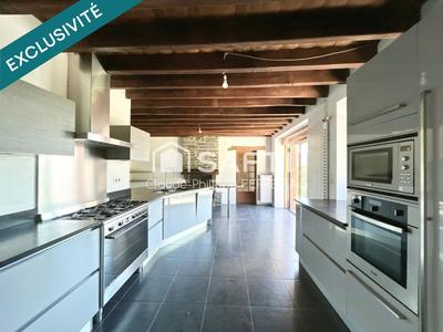 Maison - 200 m² - 6 pièces