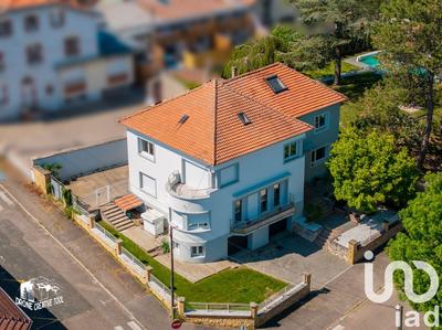 Maison - 250 m² - 10 pièces