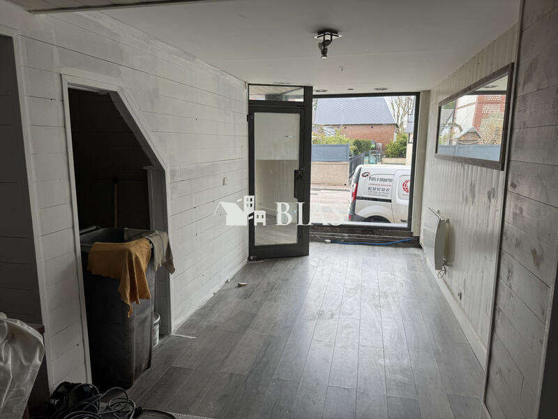 Local commercial - 48 m² - 2 pièces
