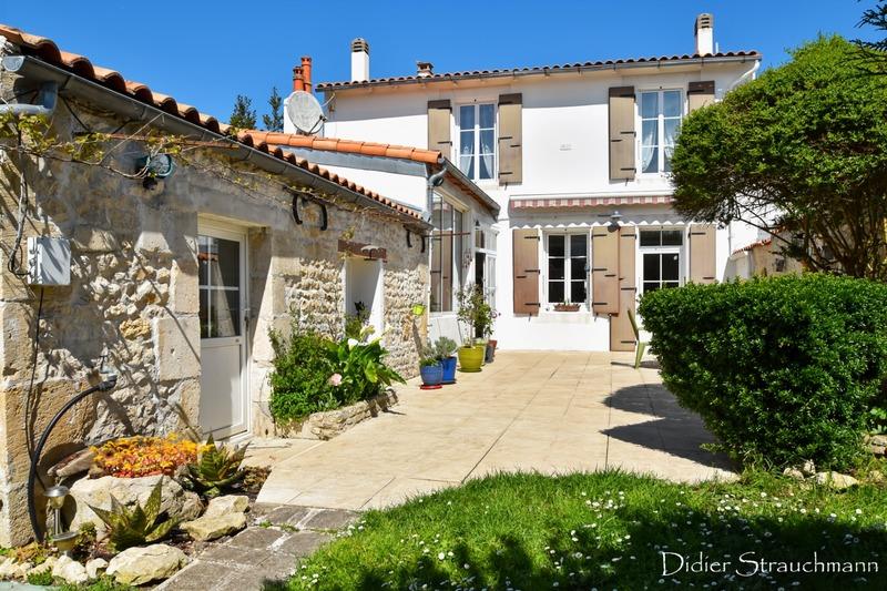 Maison - 206 m² - 7 pièces